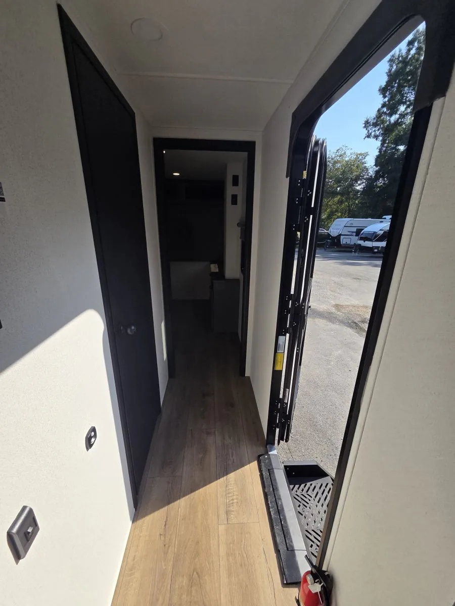 2027 Forest River Solaire 3060RKTS, Photos photo 31