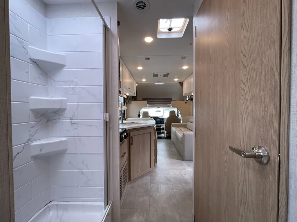 2026 Thor Motor Coach Freedom Elite 28HZ, Photos photo 18