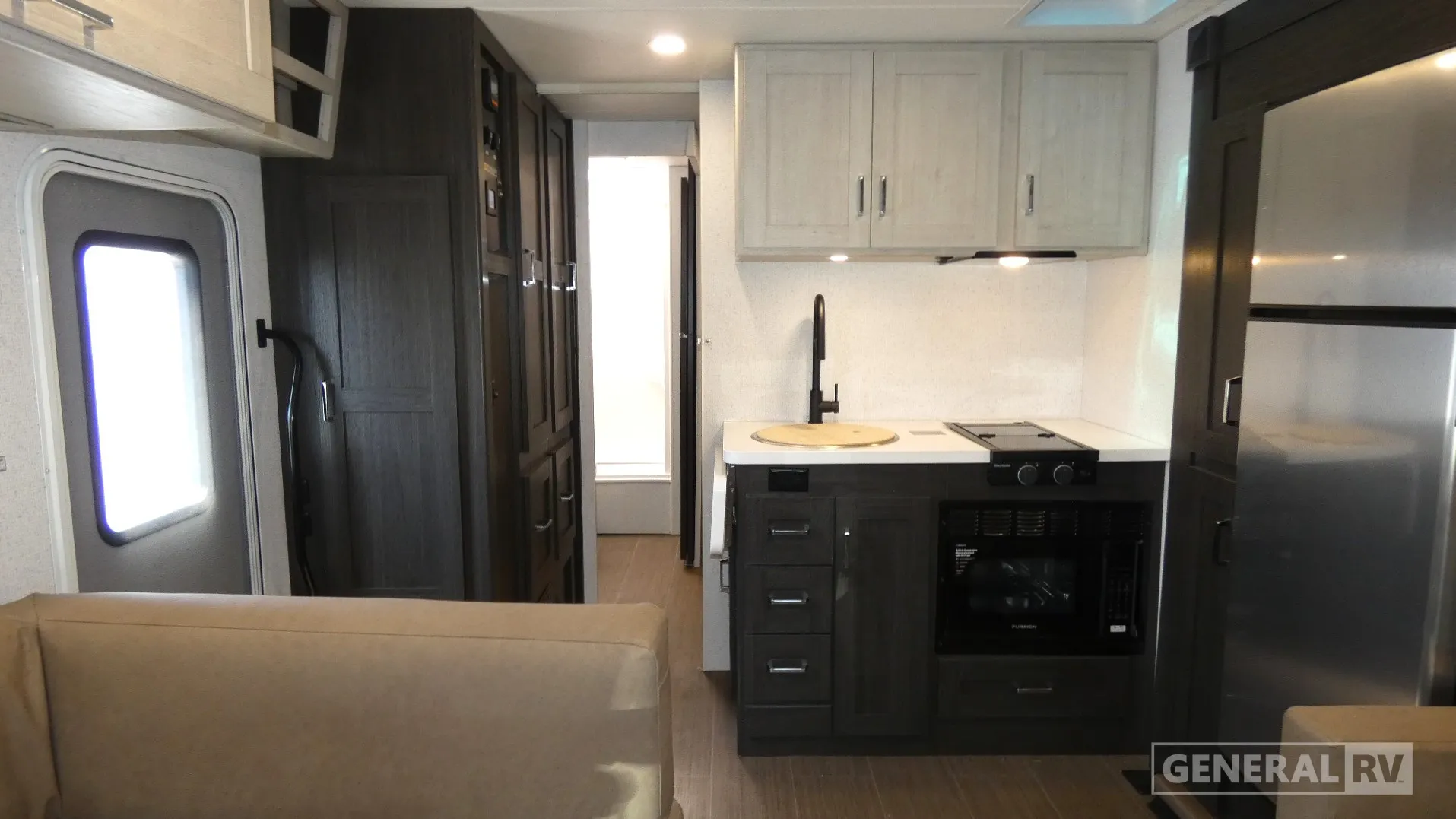 2027 Winnebago Sunflyer 26FE - Photo 3