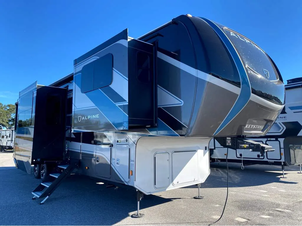 2026 Keystone Alpine 3710FL - Photo 2