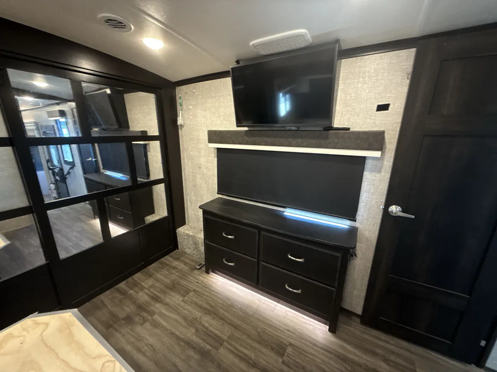2022 Jayco North Point 380RKGS, Photos photo 13