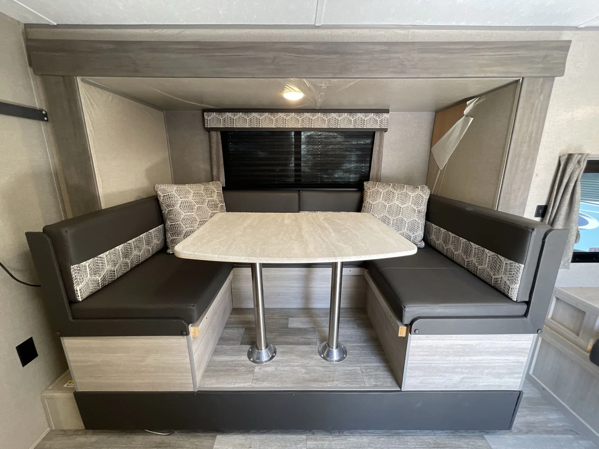 2022 Coachmen Catalina Summit 184FQS — living area main