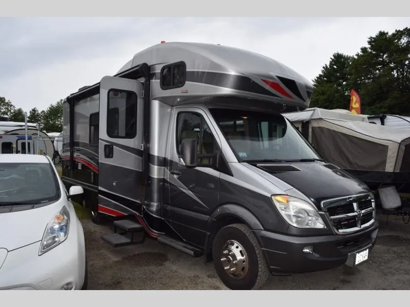 2010 Itasca Navion 24K - Photo 3