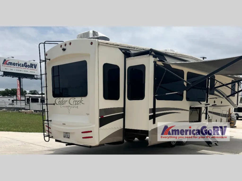 2018 Forest River Cedar Creek Champagne Edition 38EL, Photos photo 7
