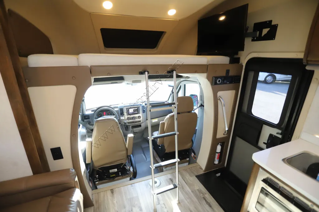 2019 Tiffin Wayfarer 24 TW, Photos photo 12