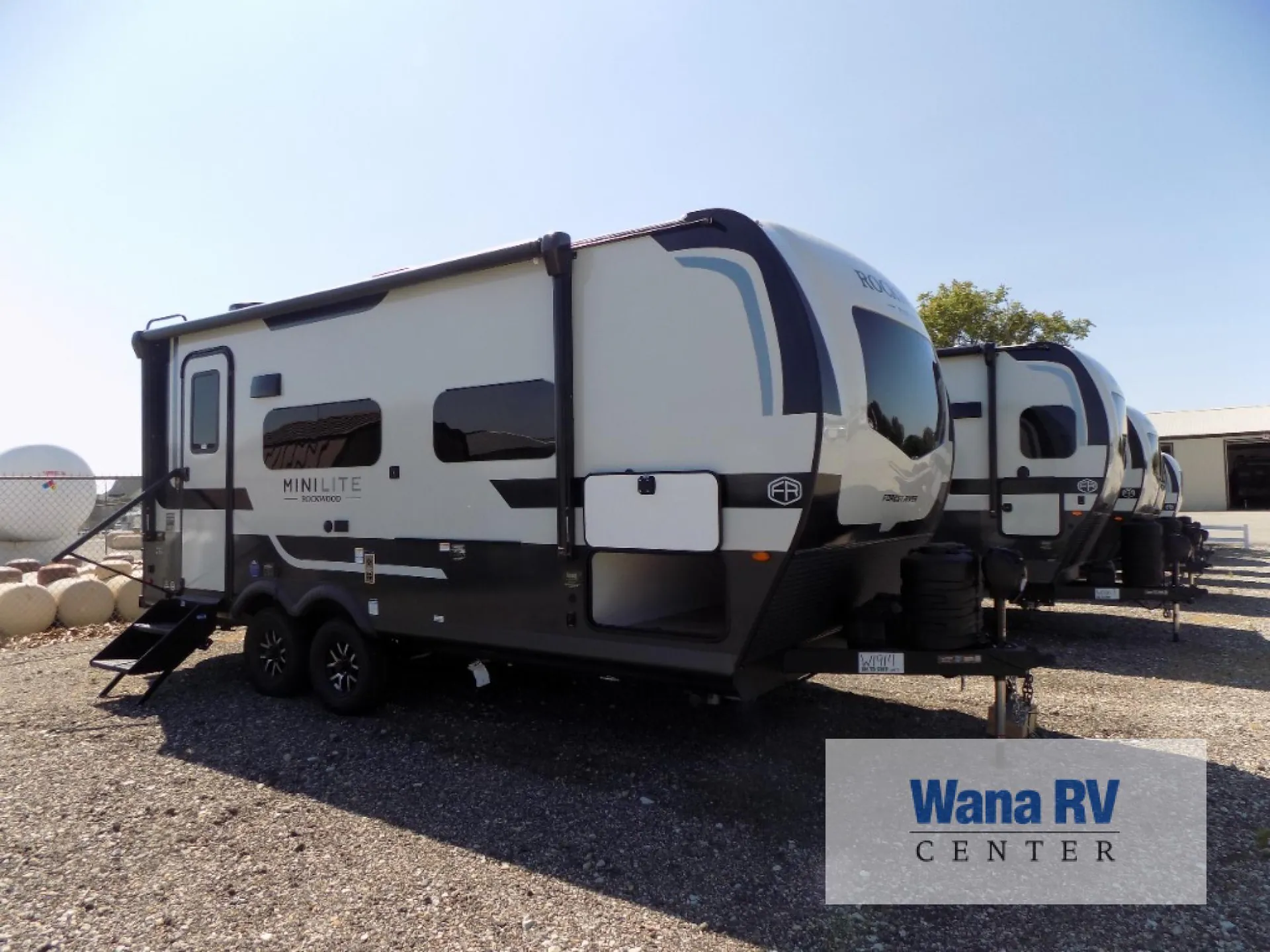 2027 Forest River Rockwood Mini Lite 2109S