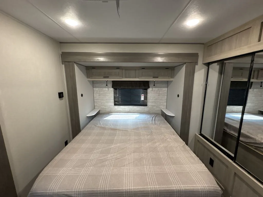 2026 Forest River Aurora 34BHTS 2 QUEEN BEDS, Photos photo 14