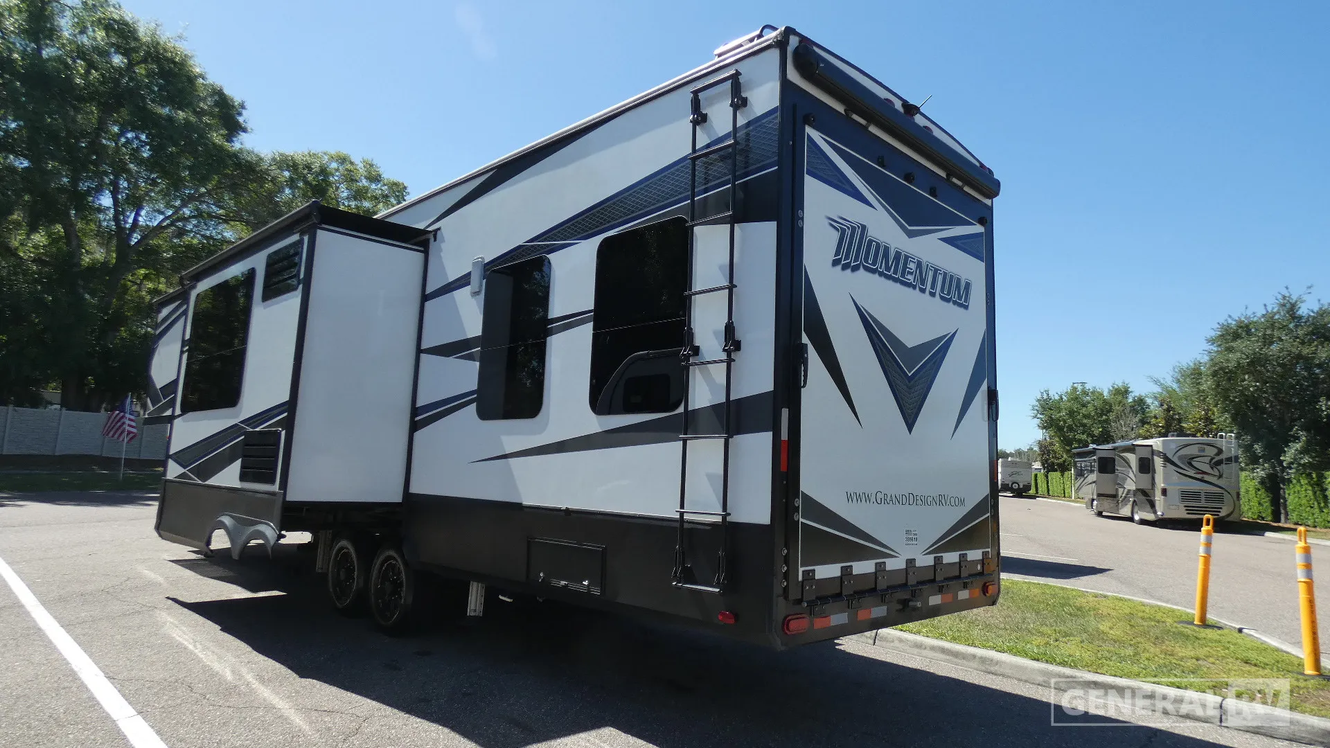 2018 Grand Design Momentum M Class 354M - Photo 4