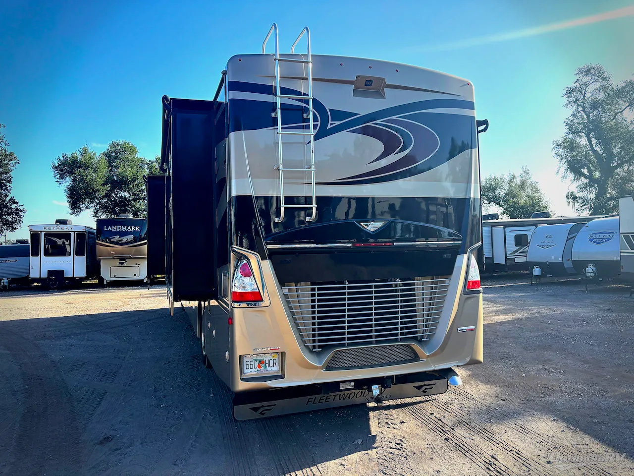 2017 Fleetwood Discovery 39F - Photo 4