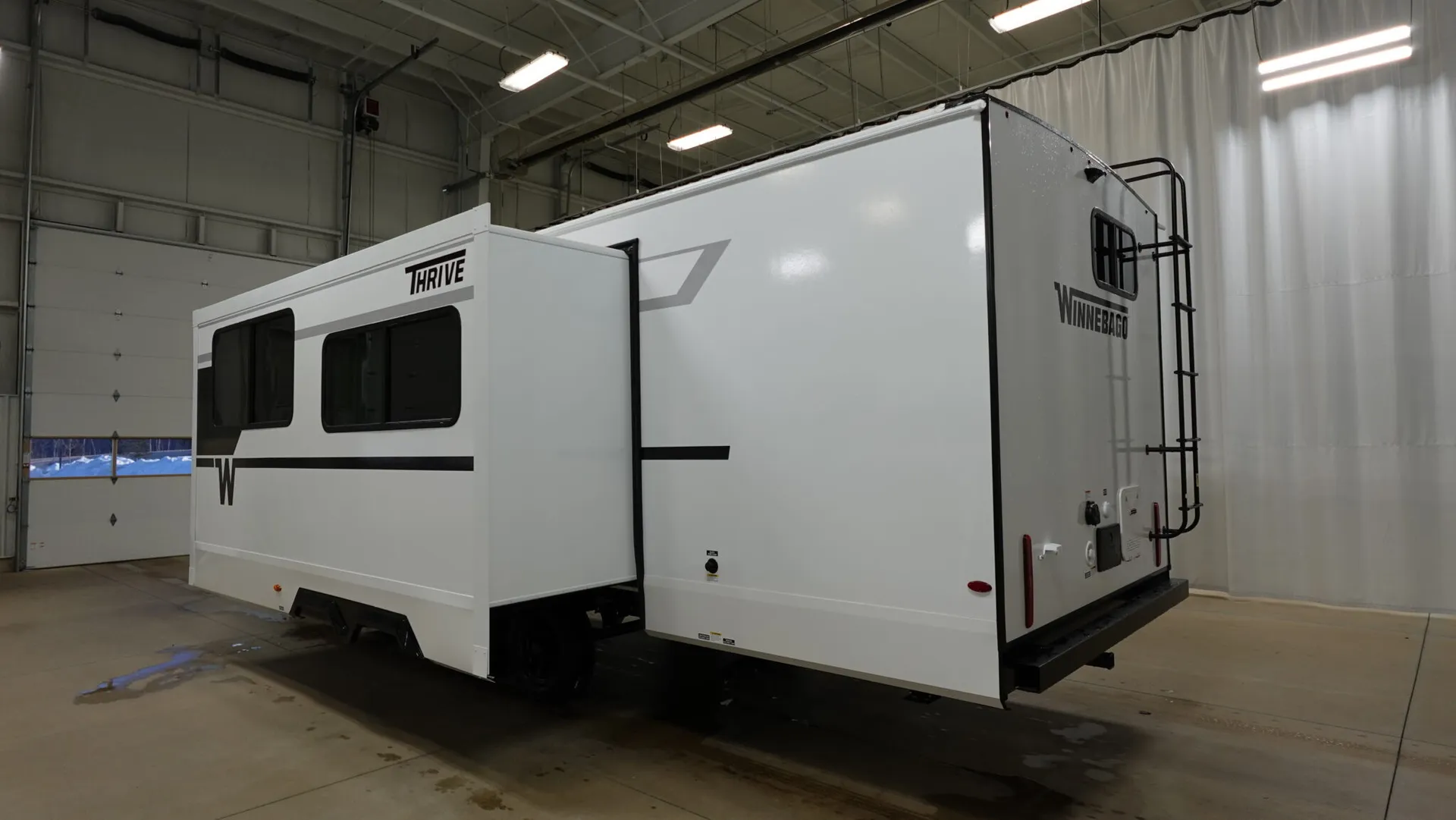 2026 Winnebago Thrive 28BHS - Photo 4