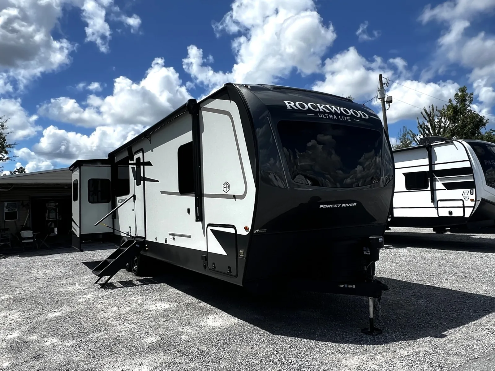 2027 Forest River Rockwood Ultra Lite 2921RL