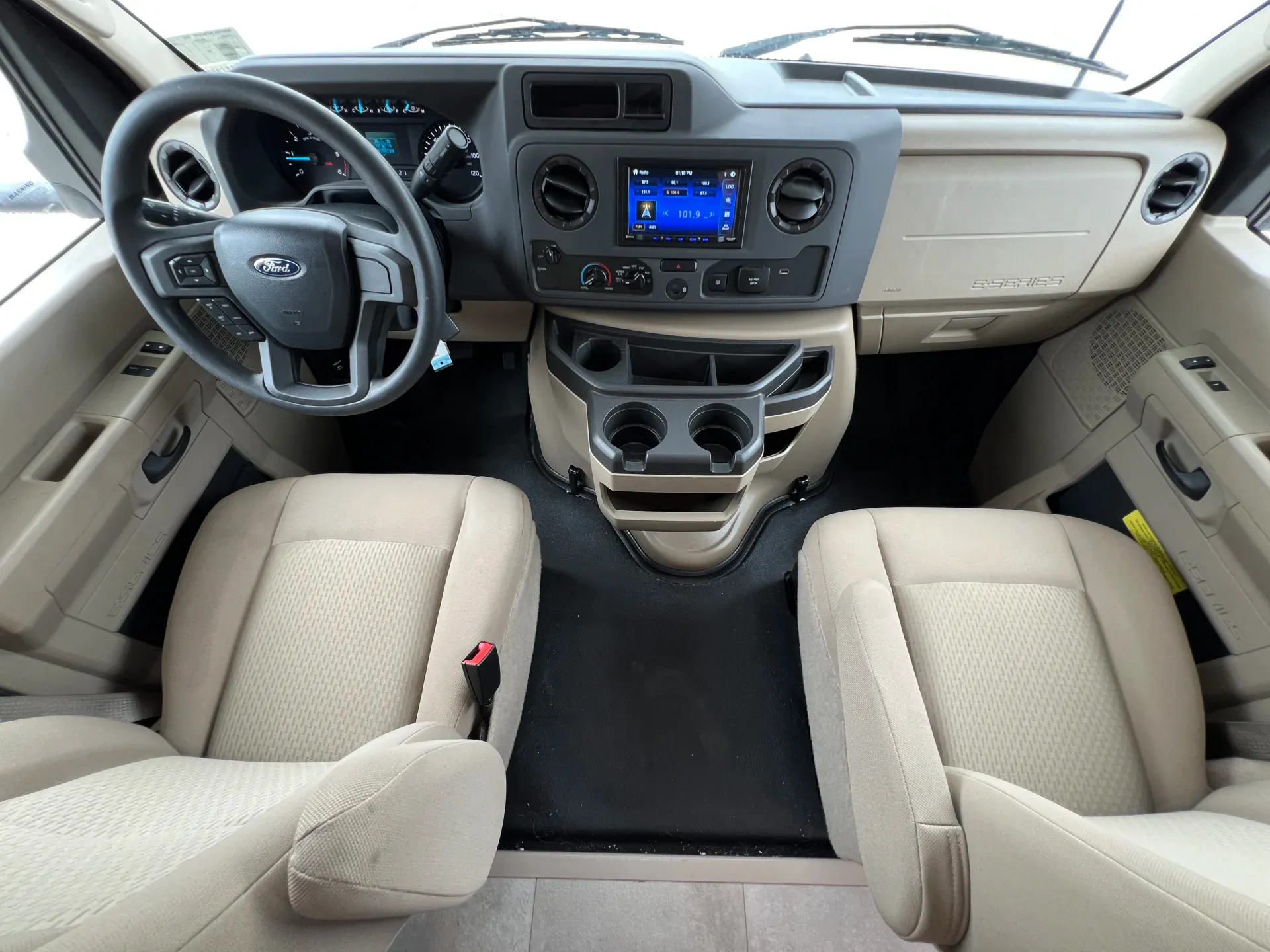2026 Thor Motor Coach Chateau 19Z - Photo 3