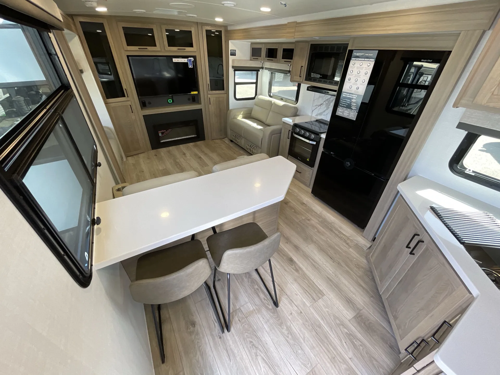 2027 Forest River Flagstaff Super Lite 29FBRL — living area main