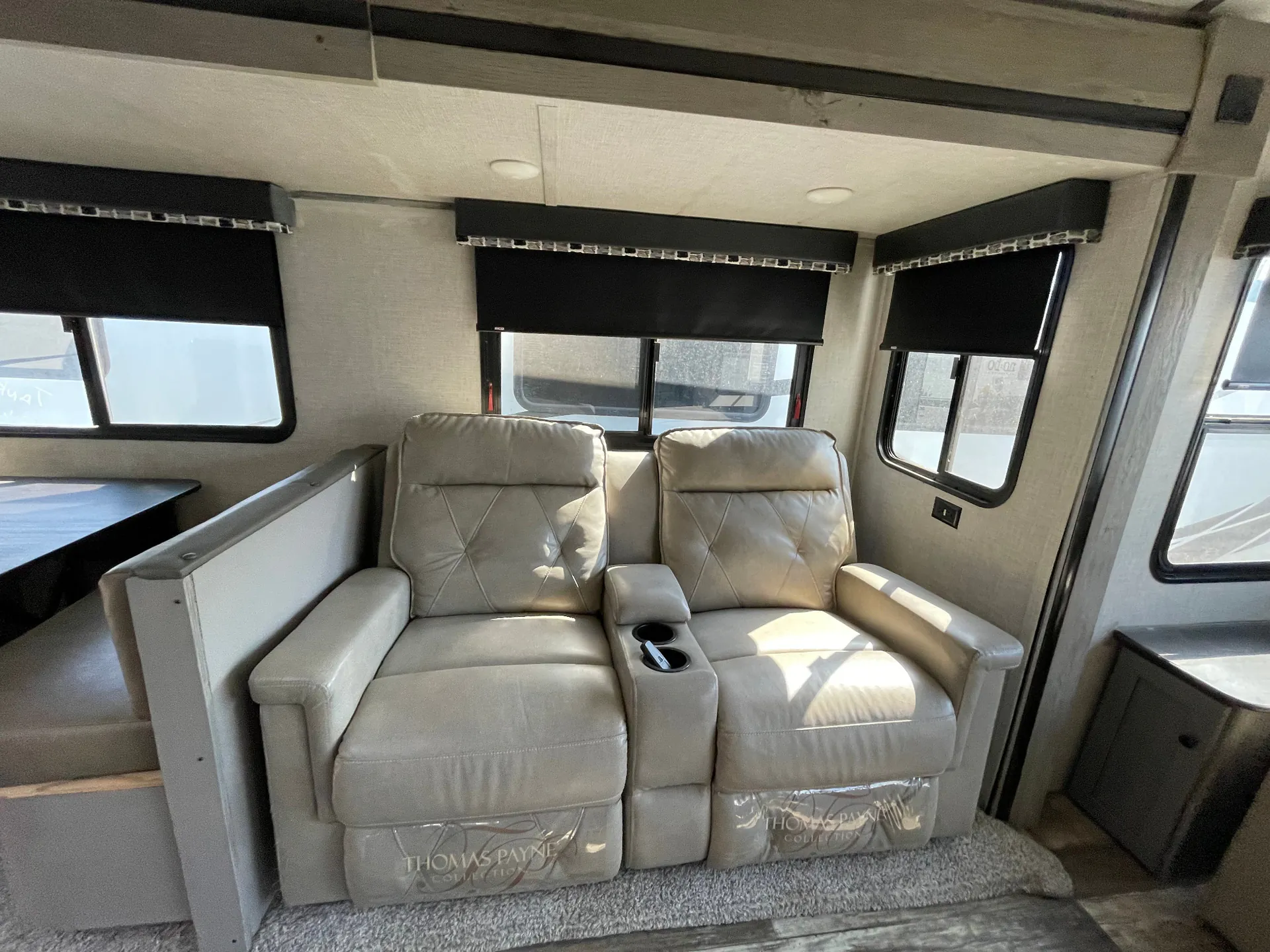 2020 Keystone Outback 328RL - Photo 4
