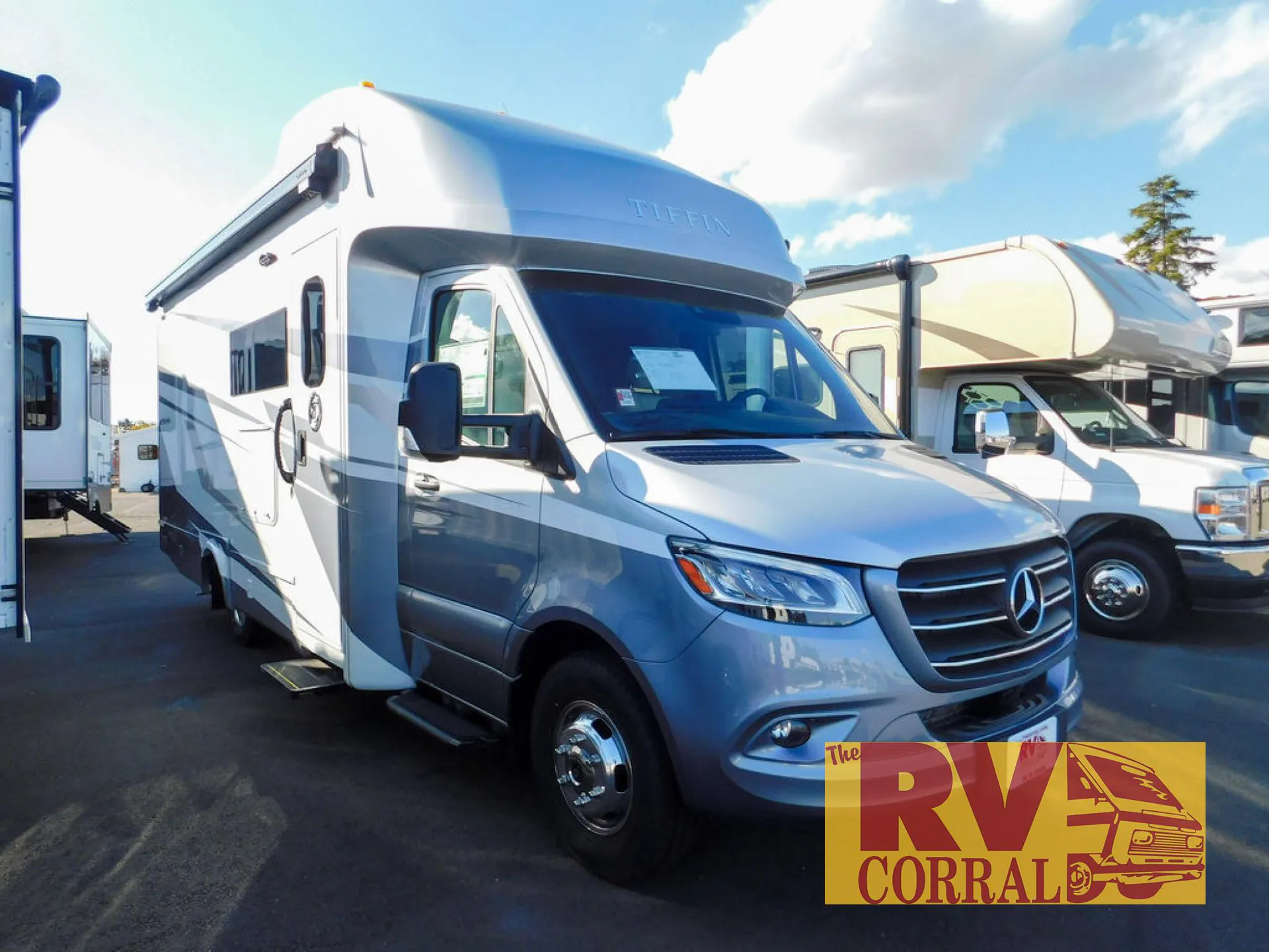 2026 Tiffin Wayfarer 25 XRW dealer photo 1 from RV Corral