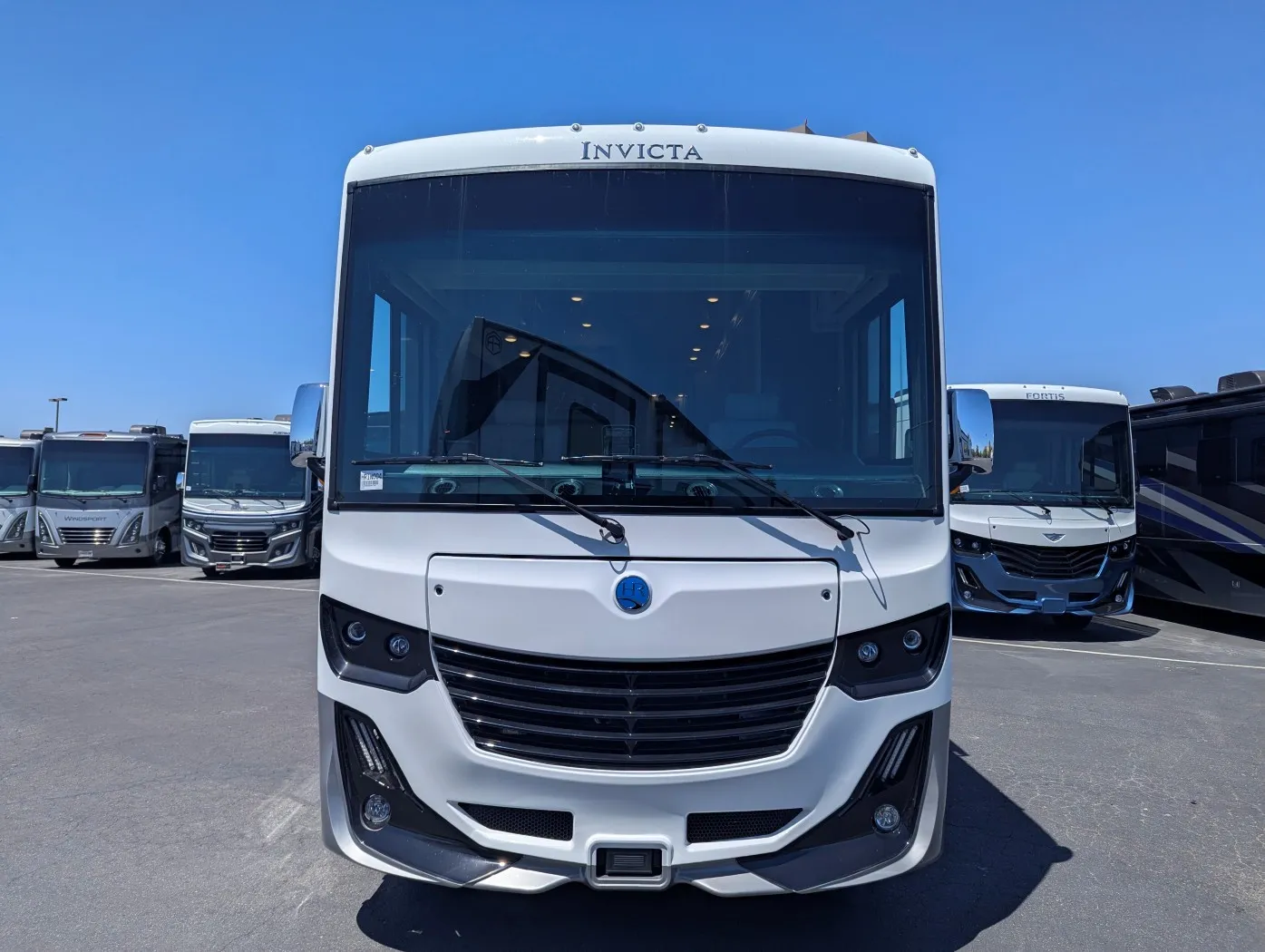 2026 Holiday Rambler Invicta 33HB - Photo 3