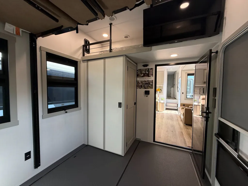 2026 Brinkley Model G 3520, Photos photo 38