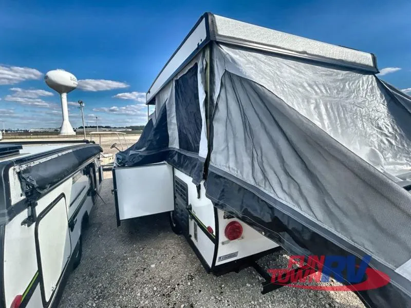 2019 Forest River RV Rockwood Premier 2516G - Photo 4