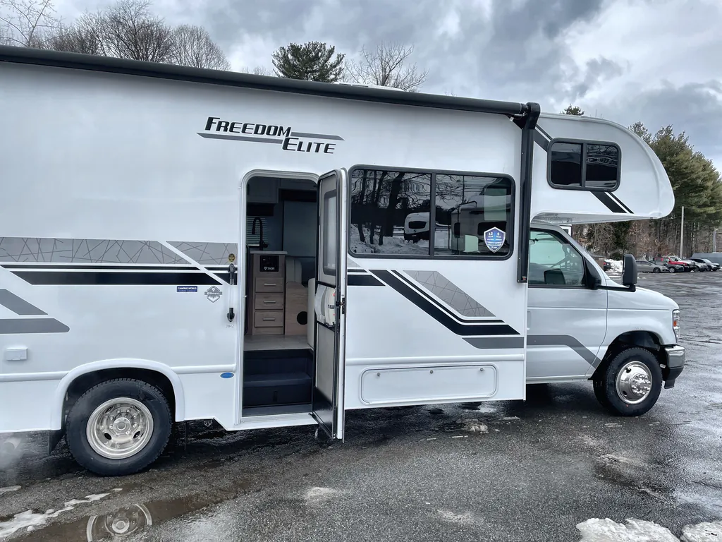 2026 Thor Motor Coach Freedom Elite 28HZ, Photos photo 27