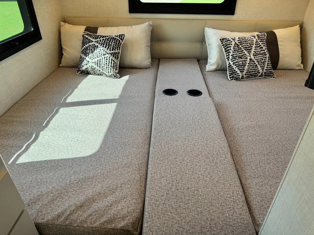 2026 Thor Motor Coach Axis 26.2, Photos photo 33