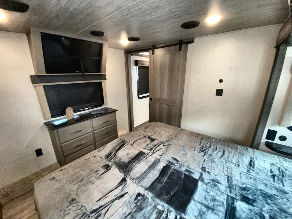 2021 Keystone Montana 3231CK, Photos photo 13