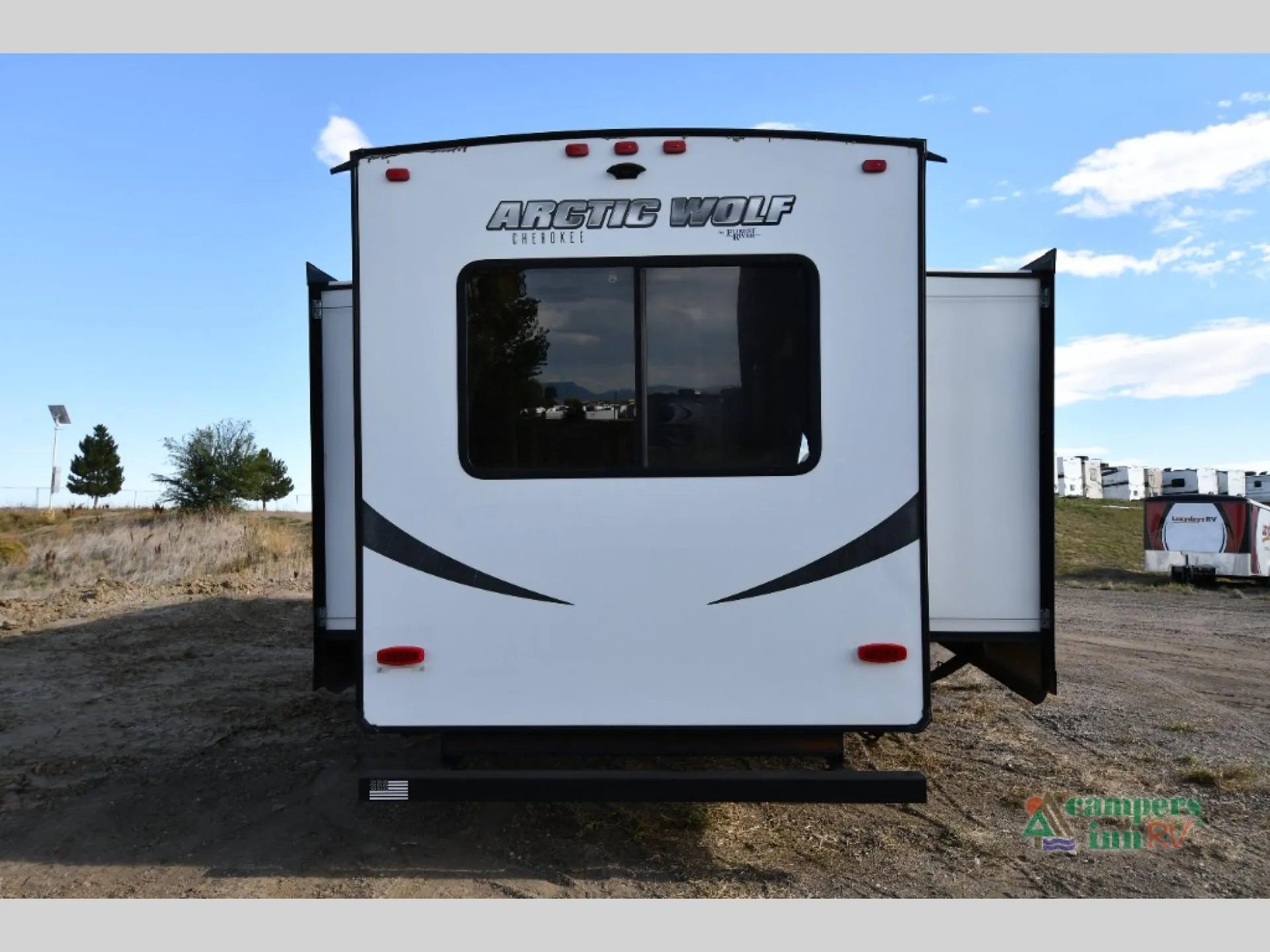 2021 Forest River Cherokee Arctic Wolf 3550 SUITE — Photo 6