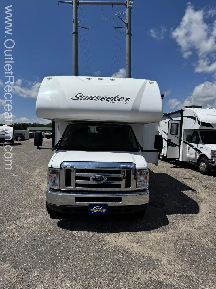 2017 Forest River Sunseeker 3170DS - Photo 4