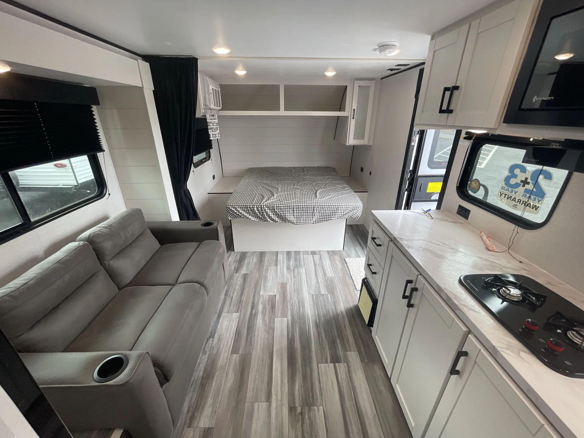 2026 Jayco Jay Flight SLX 180LKW — living area main
