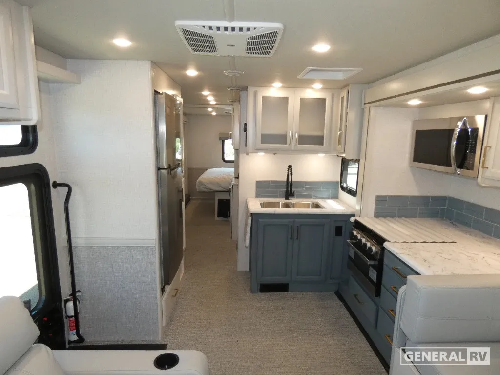 2026 Fleetwood Flair 33B6 - Photo 3
