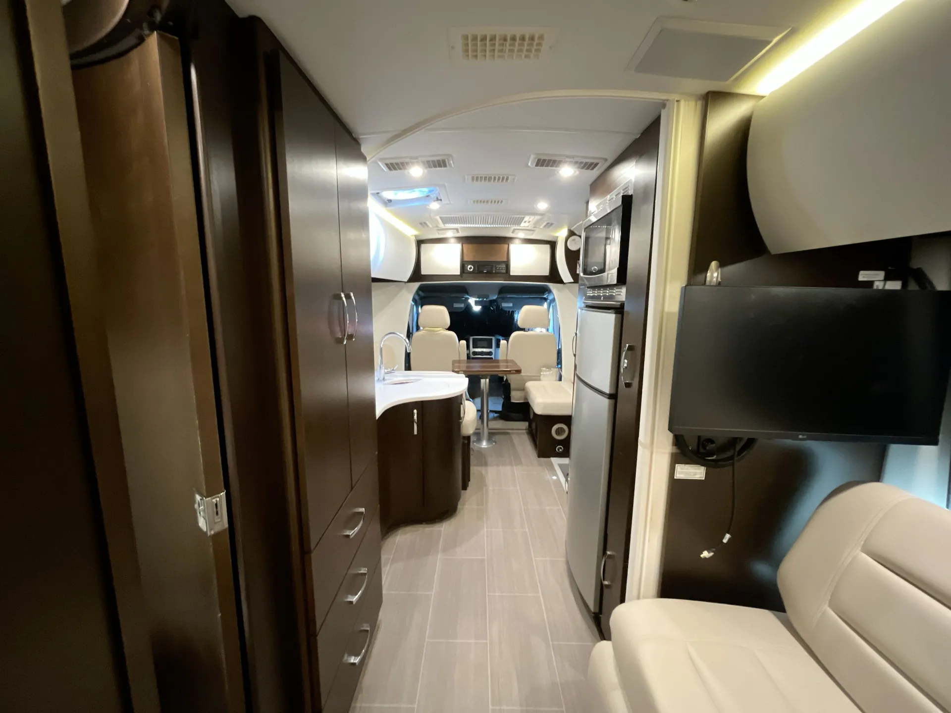 2018 Leisure Travel Serenity S24CB — living area main