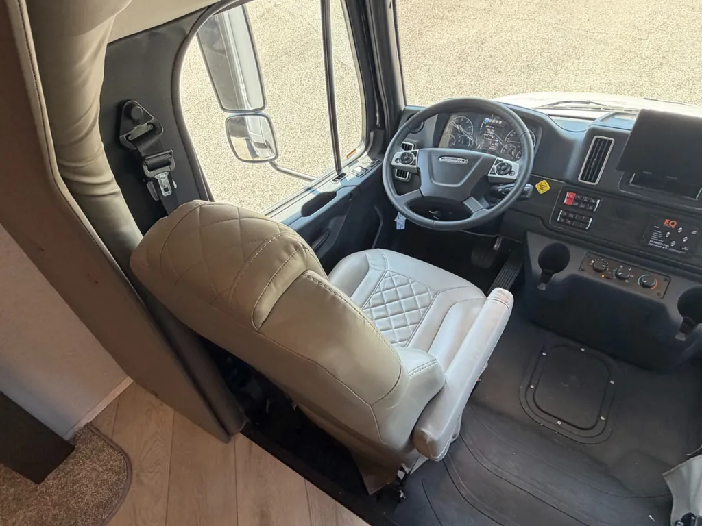 2027 Entegra Coach Accolade 37K, Photos photo 34