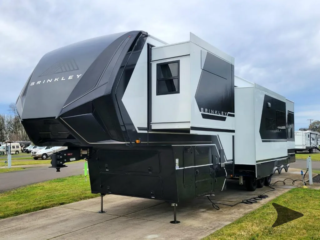 2026 Brinkley Model G 4100, Photos photo 3