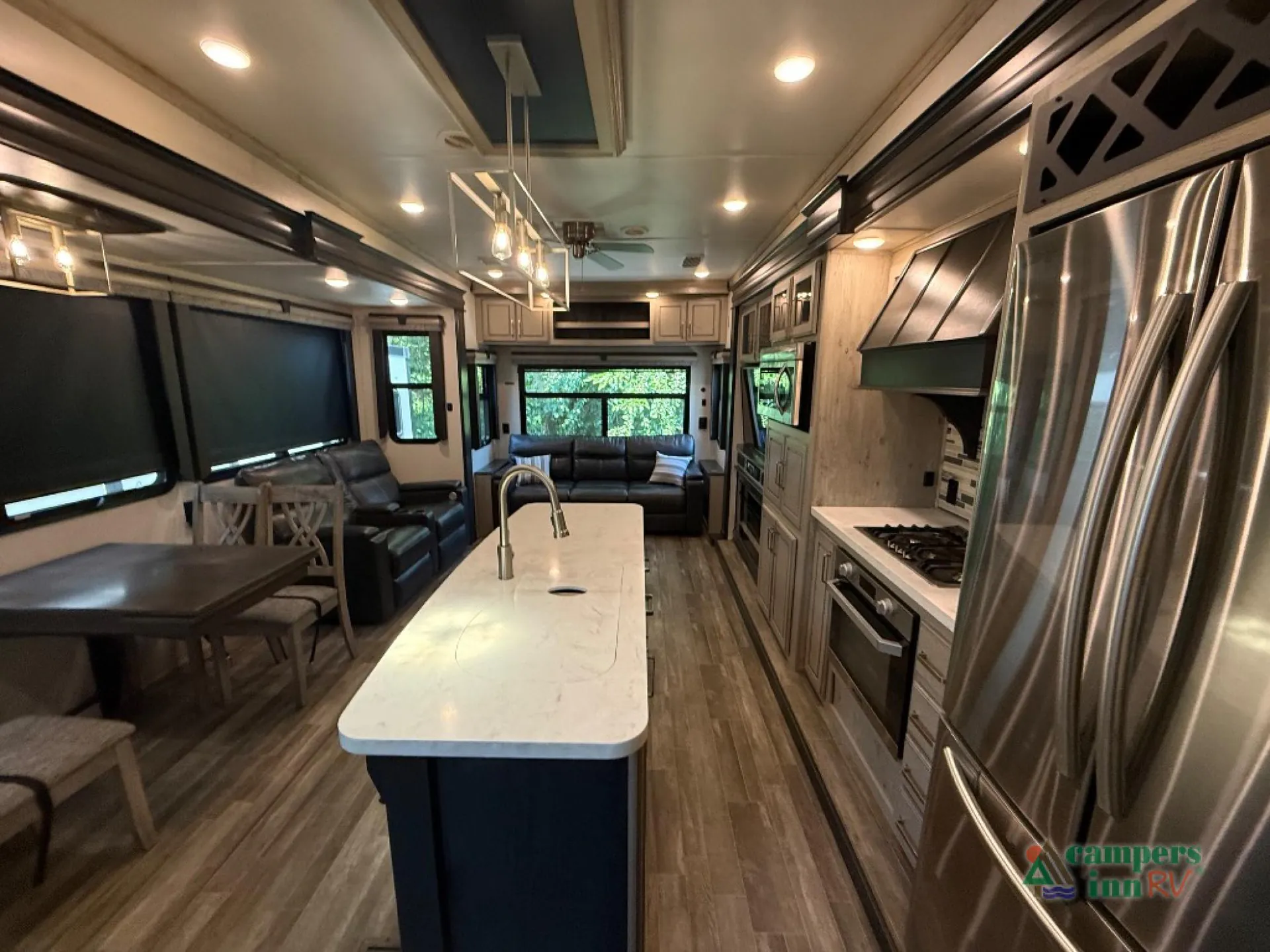 2021 Keystone Alpine 3220RL - Photo 3