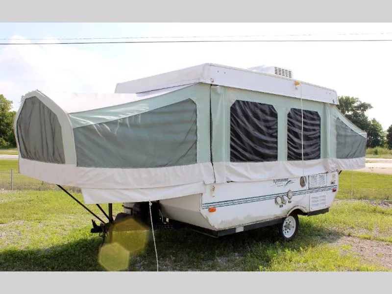 2003 Forest River Rockwood Freedom 1940F - Photo 2