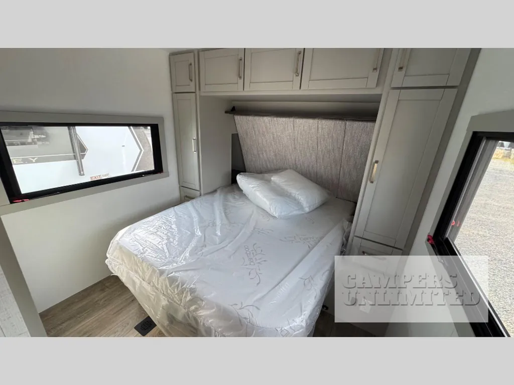 2026 Brinkley Model Z 297, Photos photo 14