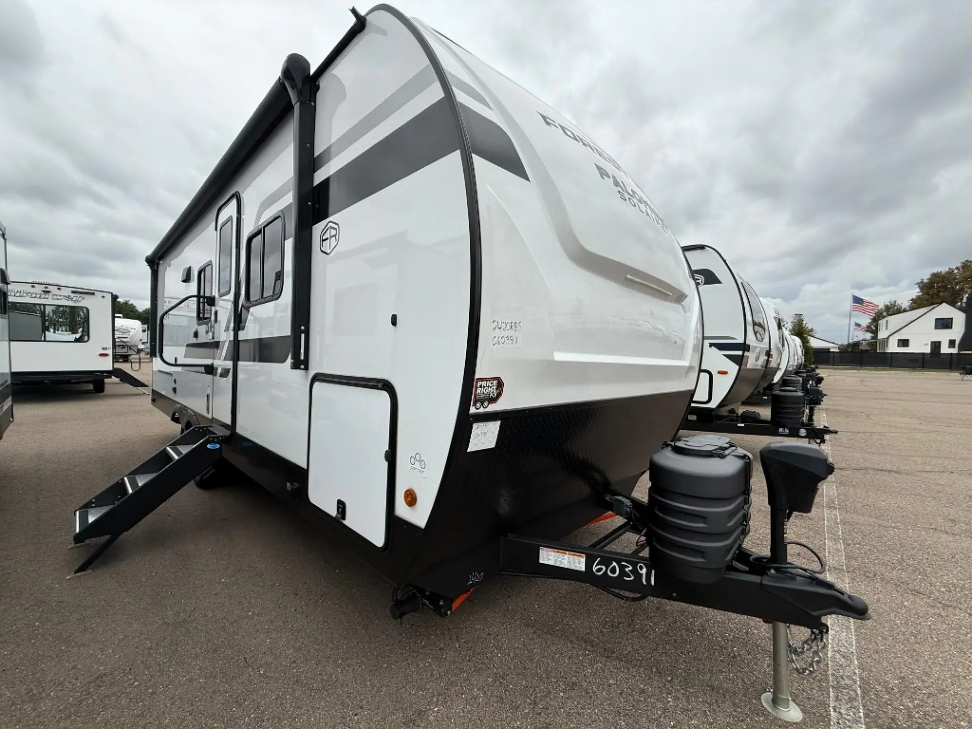 2025 Palomino Solaire 2420RBS - Photo 2