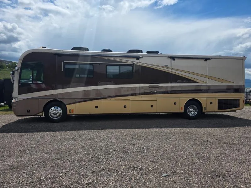 2007 Fleetwood RV Revolution LE 40E - Photo 4