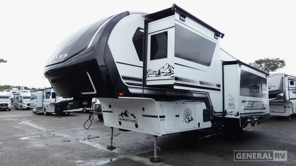 2024 Brinkley Model Z 3100, Photos photo 5