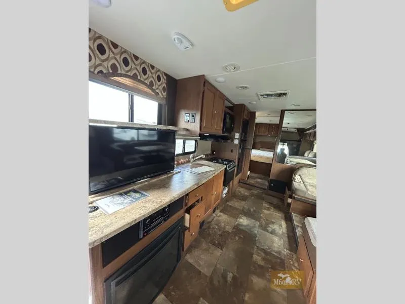 2016 Coachmen Leprechaun 319DS - Photo 3
