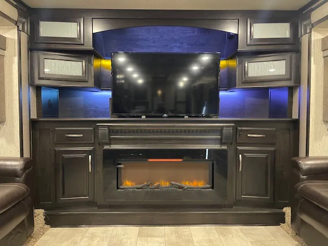 2018 Grand Design Momentum 376TH, Photos photo 22