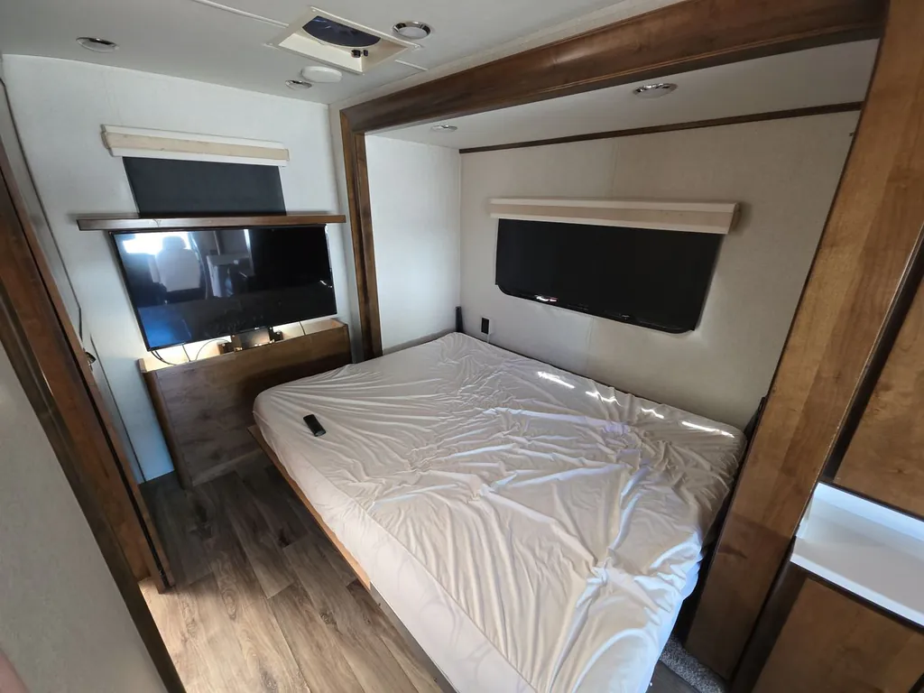 2019 Tiffin Wayfarer 24 FW, Photos photo 14