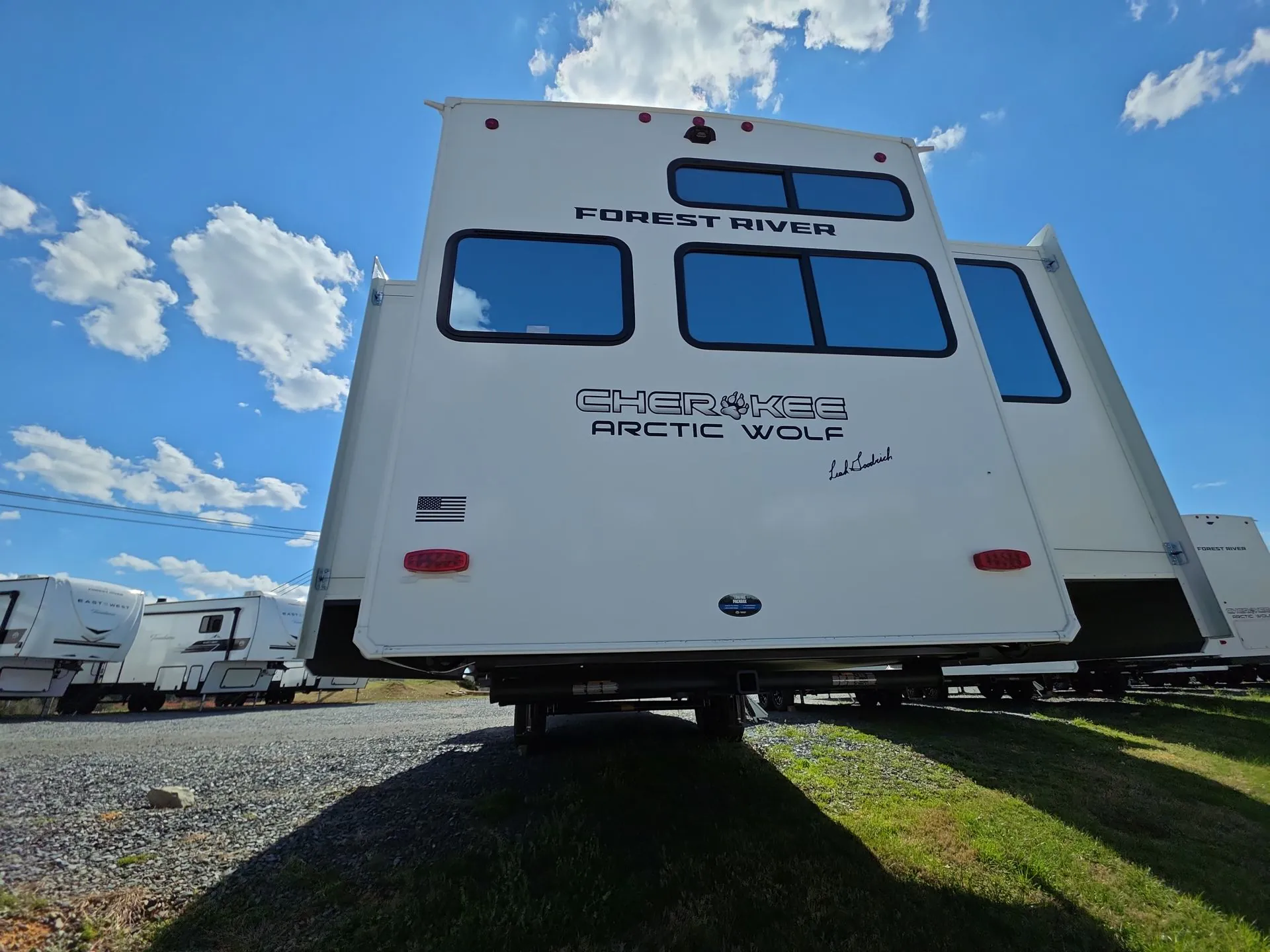 2026 Forest River Cherokee Arctic Wolf 38LEAHG — Photo 7