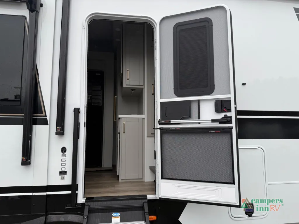 2026 Brinkley Model Z 3600, Photos photo 4