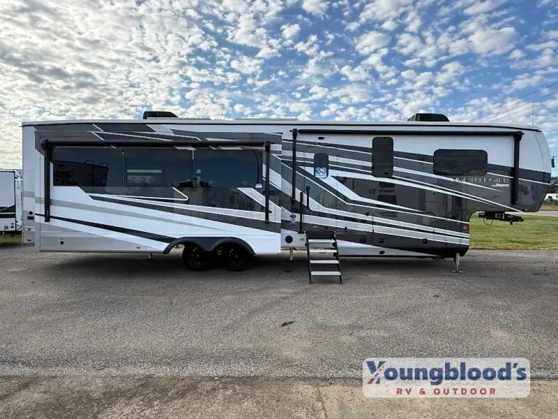 2026 Jayco North Point 381CKRE - Photo 3