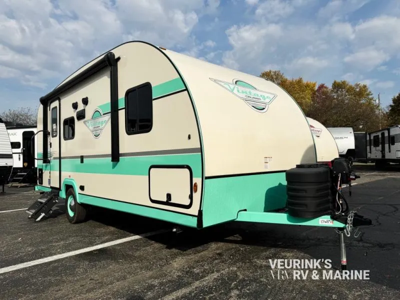 2025 Gulf Stream RV Vintage Cruiser 19CSK - Photo 2