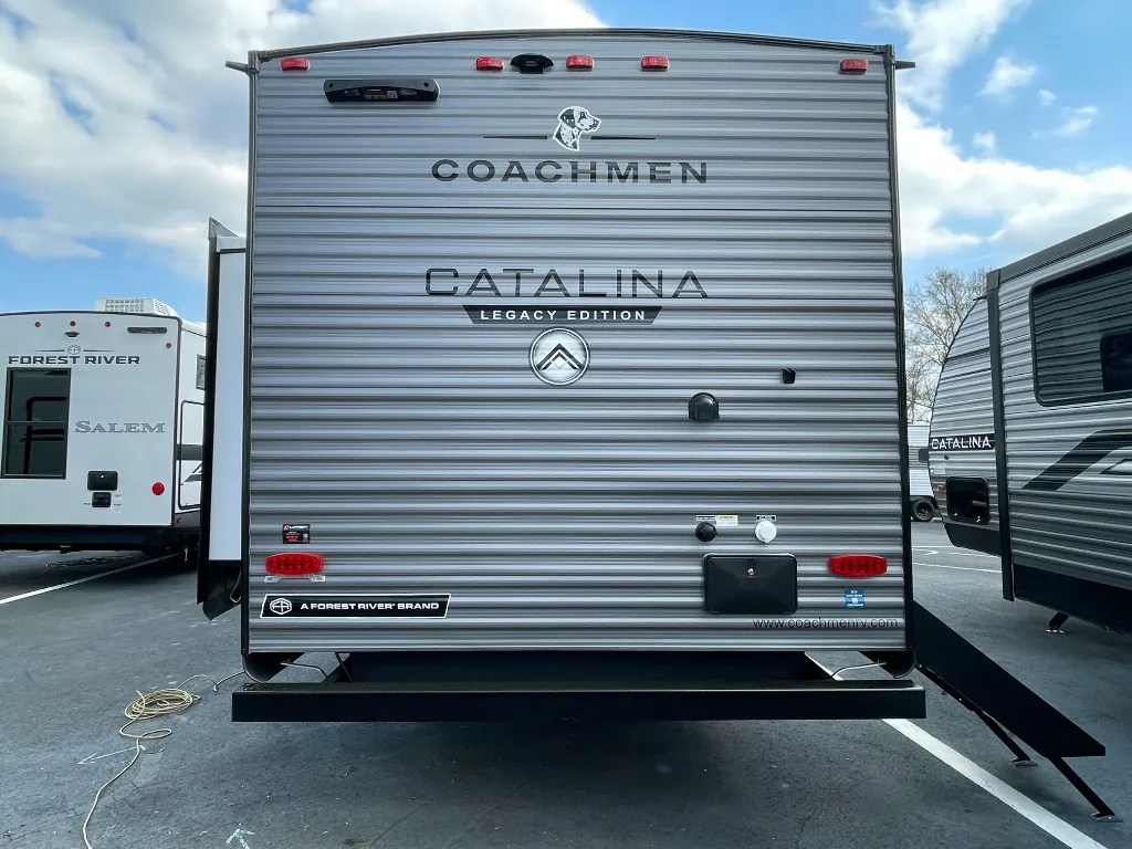 2027 Coachmen Catalina Legacy Edition 333DBDSCK, Photos photo 29