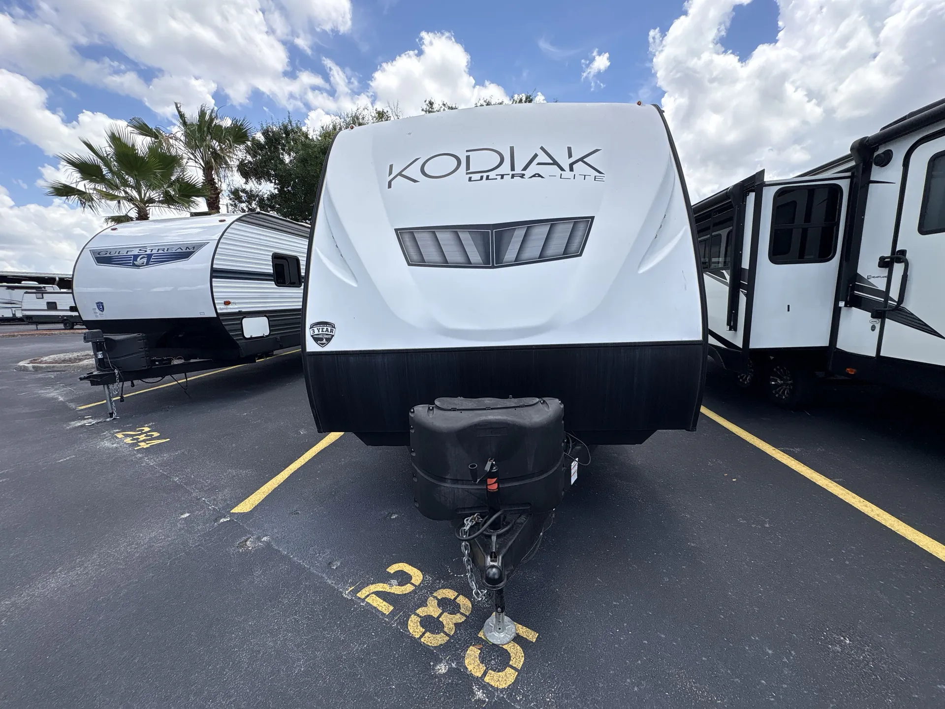 2023 Dutchmen Kodiak Ultra-Lite Ultra-Lite 332BHSL — front