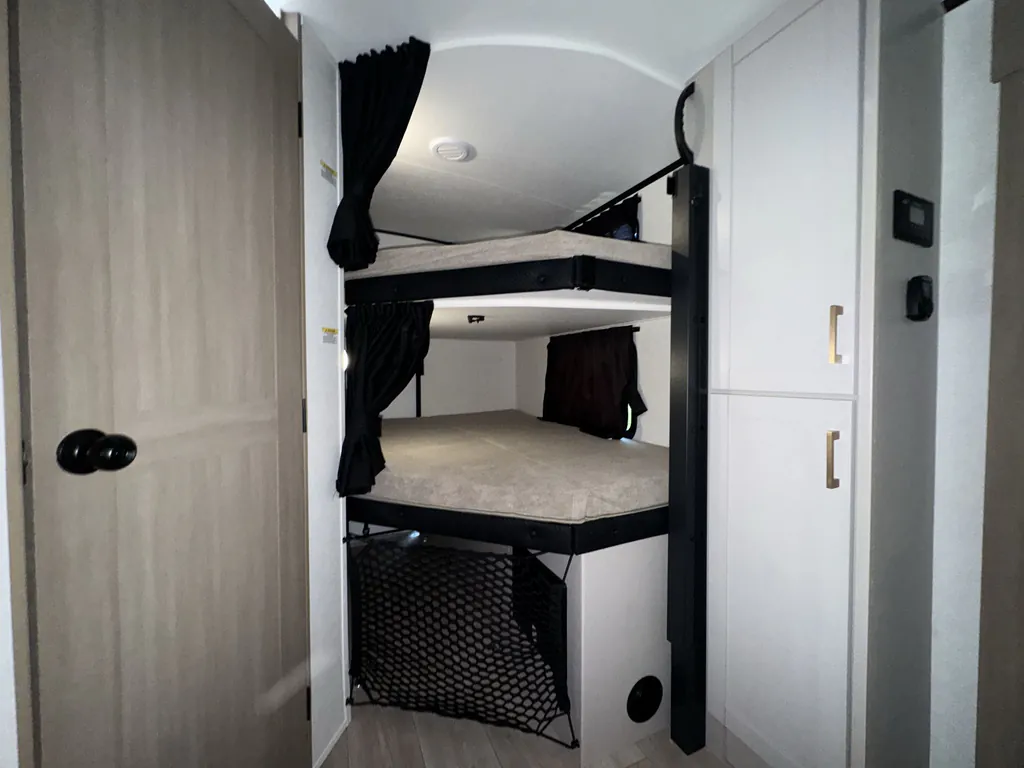 2027 Jayco Jay Feather 29BHB, Photos photo 21