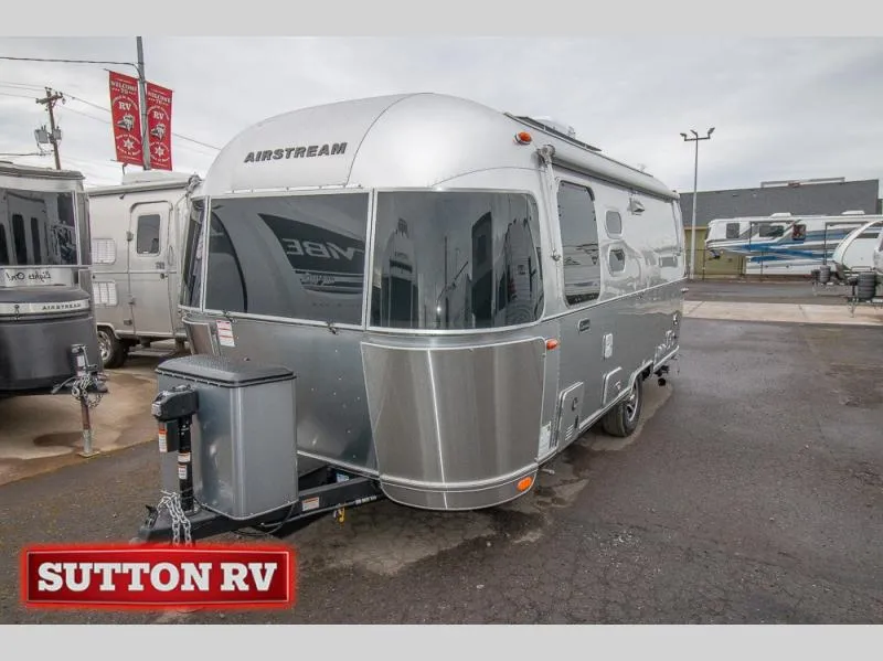 2026 Airstream Caravel 22FB - Photo 2