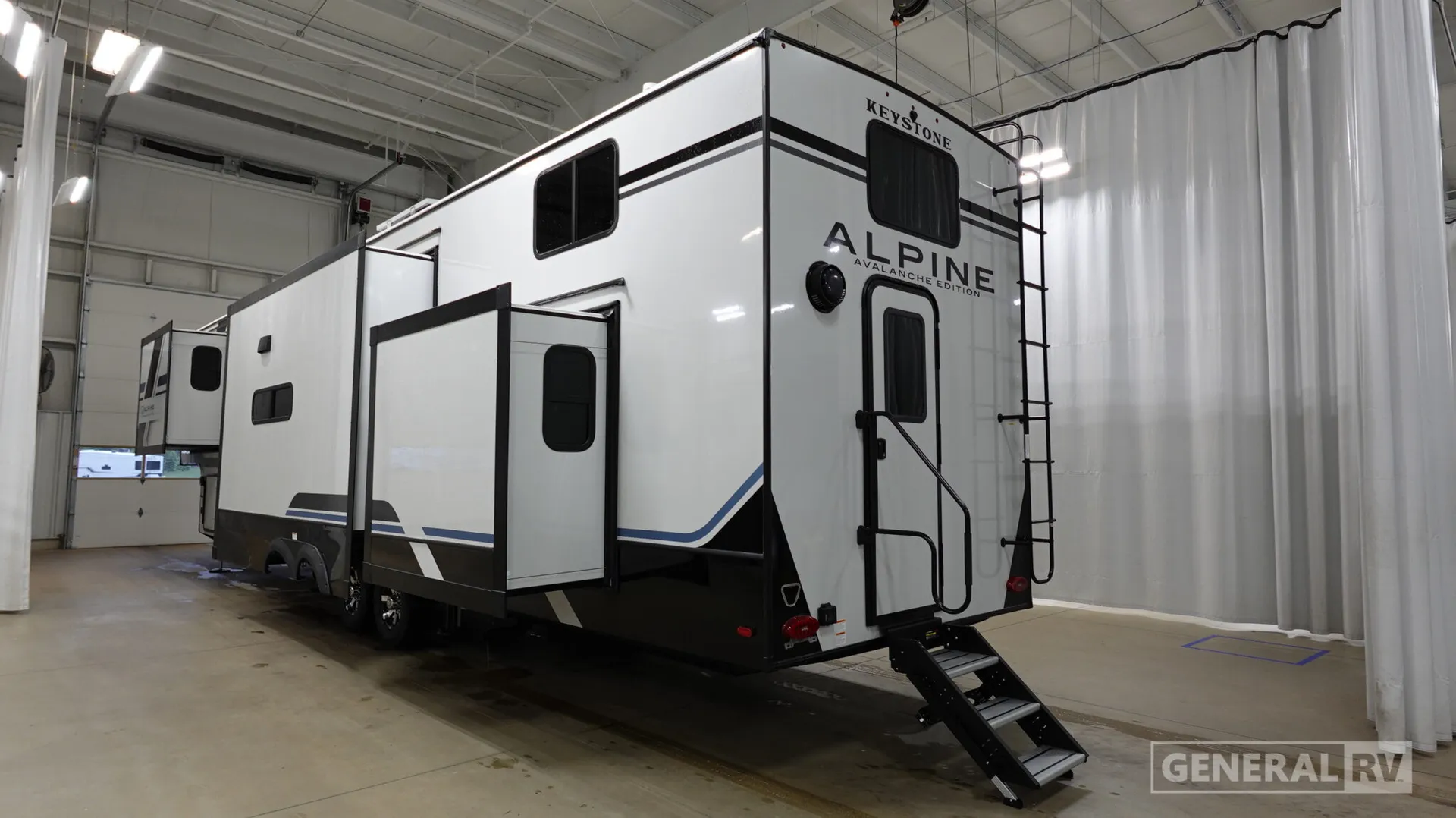 2026 Keystone Alpine Avalanche Edition 390DS - Photo 4